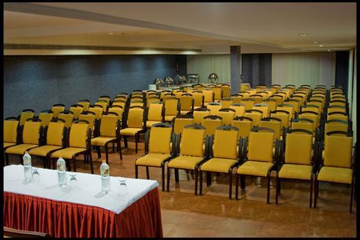 Vijayapark Hotel Kaduturutti Экстерьер фото