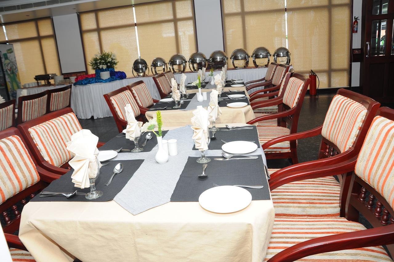 Vijayapark Hotel Kaduturutti Экстерьер фото